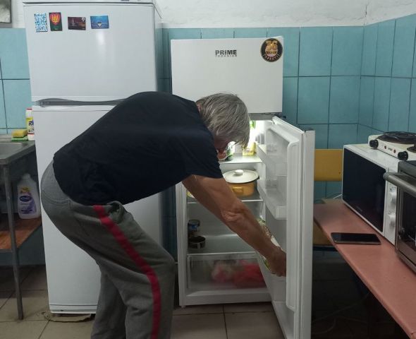 Provided refugees from Bakota Hub with refrigerator, washing machine and oven